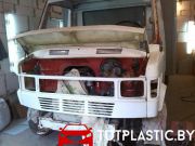 Mercedes-207308410-13